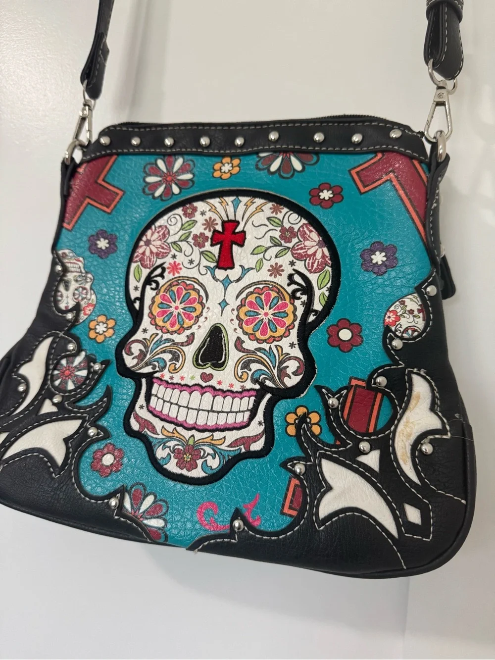 Sugar Skull turquoise cross body purse, lots of hidden Storage room and pockets